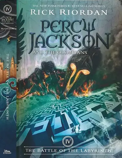 Naslovnica: Percy Jackson and the Olympians IV : The Battle of the Labyrinth
