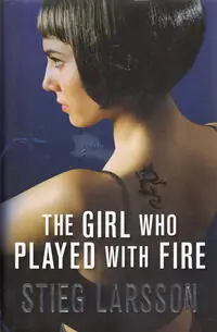 Naslovnica: THE GIRL WHO PLAYED WITH FIRE (eng.)