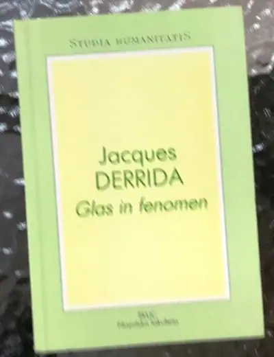 Naslovnica: Glas in fenomen
